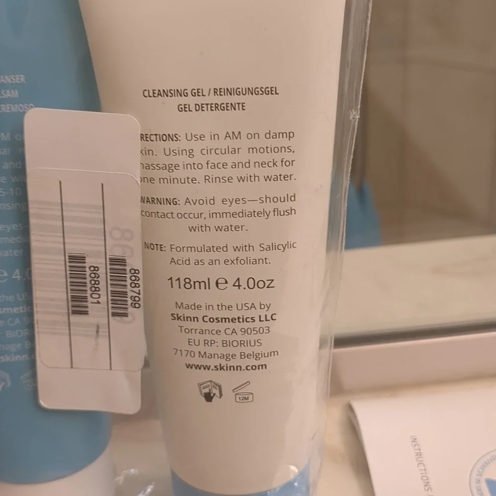 A.M. And P.M. Cleanser For Your Face - Picture 3 of 4